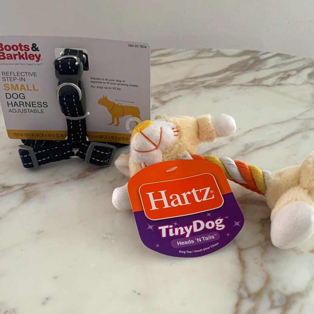 Reflective Step in Dog Adjustable Harness - with Hartz Dog Toy - NWT